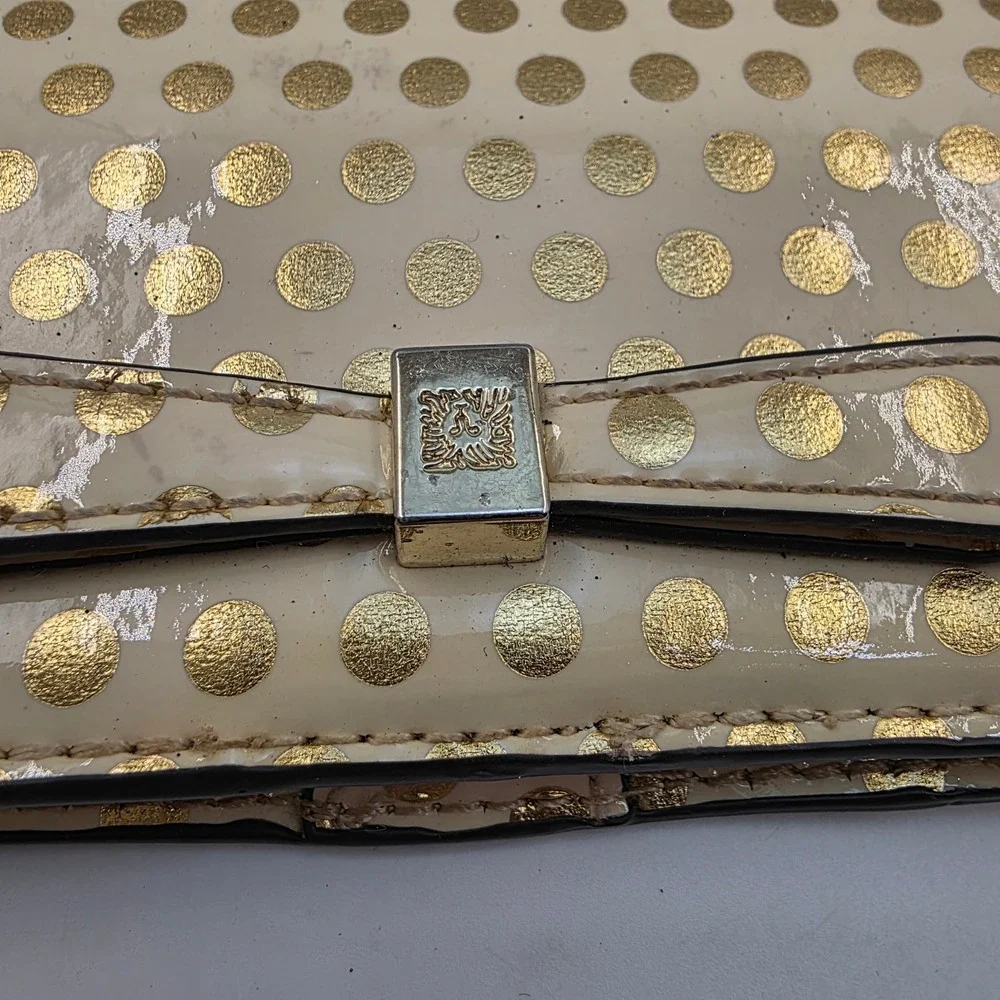 Anne Klein Cream Gold Polka Dot Patent Bow Trifold Wallet Lion Logo Hardware